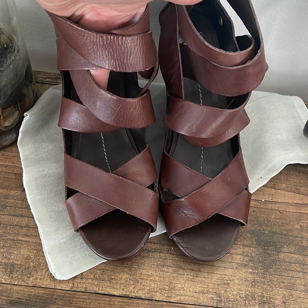 Dolce vita sandal brown color size 10